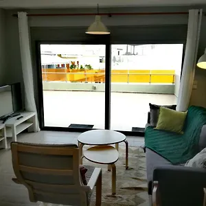 Spacious And Modern Downtown Apartment