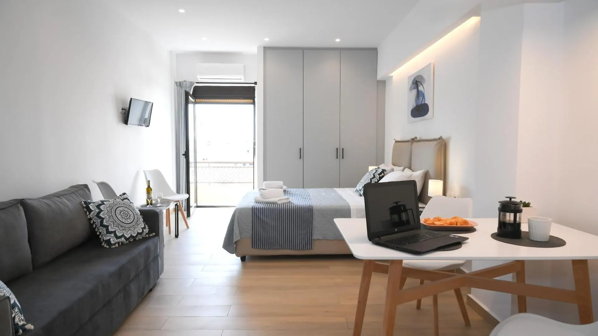 Economic Studios In Crete Iraklio Apartment