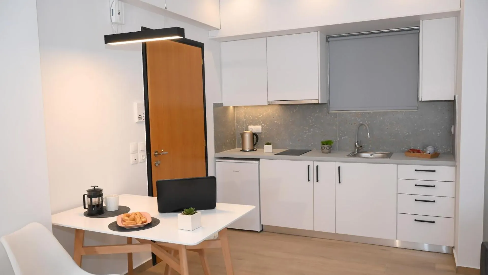 Economic Studios In Crete Iraklio Apartment